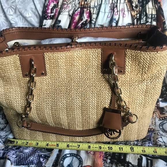 Michael kors purse - Picture 1 of 7